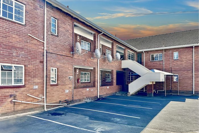 Scottsville Apartment For Sale: 1 bed, parking, patio, near amenities.