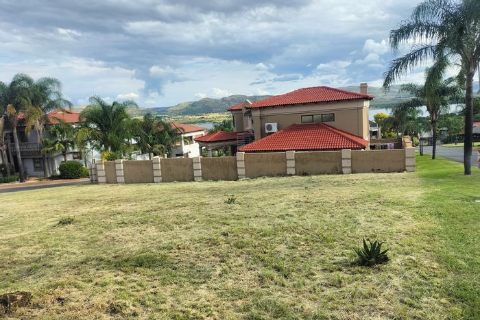 Kosmos Ridge For Sale: Vacant Residential Land, 717m², near Hartbeespoort Dam amenities.
