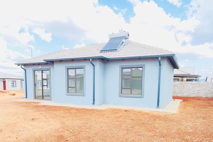 For Sale: House in The Orchards with garden, parks, and nearby amenities.