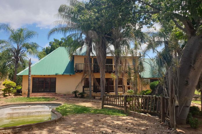 Tzaneen Rural Farm For Sale: 37 hectares, water stream, borehole, and multiple dwellings.