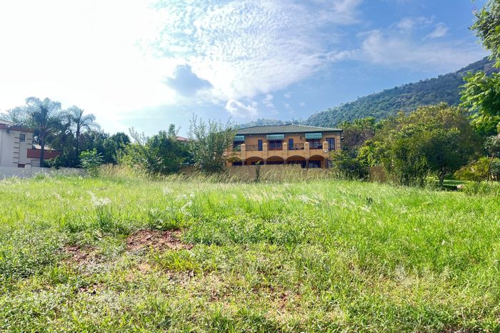 Kosmos Ridge: For Sale - Vacant Land Residential, 880m² with security and nature access.