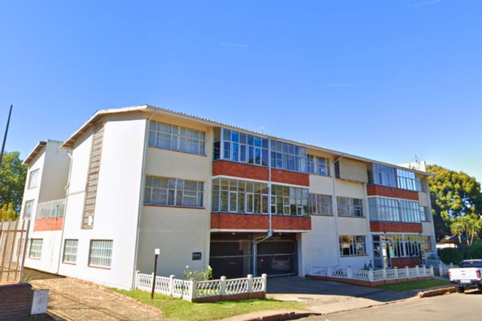 2-bedroom apartment for sale in Vryheid Central with secure parking and stoep.