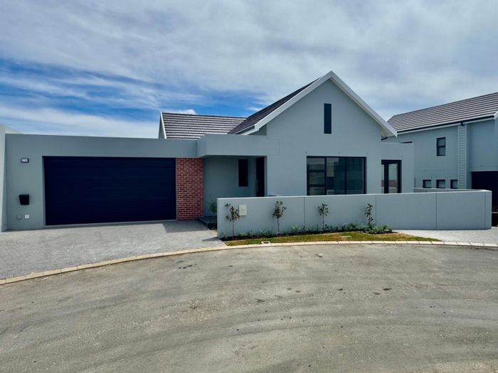 Two-bedroom townhouse with braai room in Graanendal, available to rent.