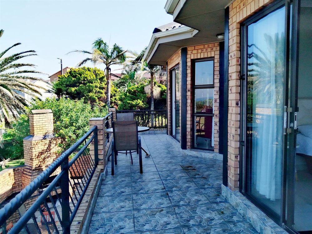 Bedroom 2 and 3 joined balcony