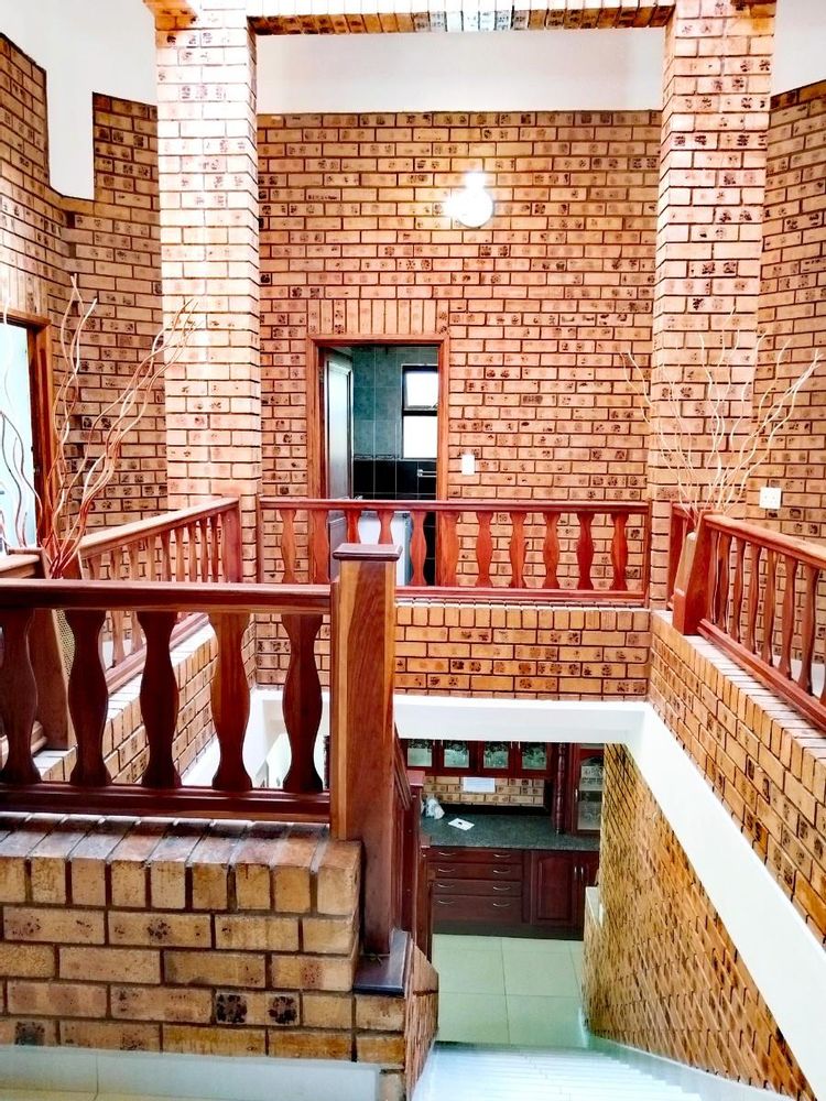 Upper courtyard at stairs