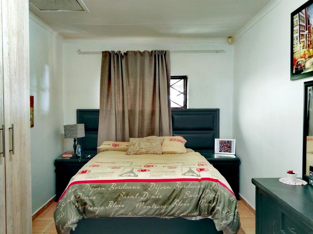 Flat 1 bedroom 1 of 2