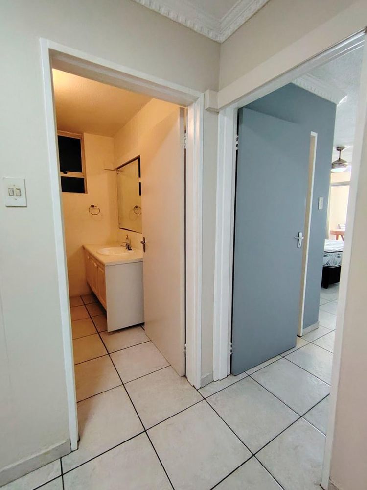 Main on-suite bathroom