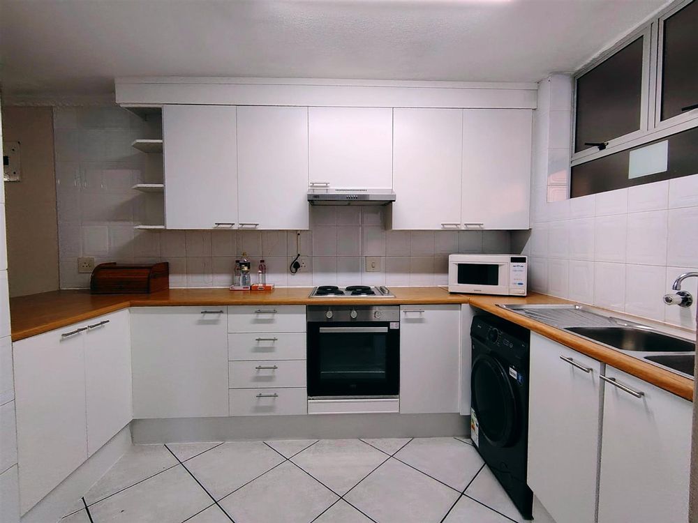 Neat fully equiped kitchen