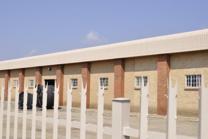 Industrial Property For Sale in Marelden: 4 Workshops, Flexible Options, Prime Location.