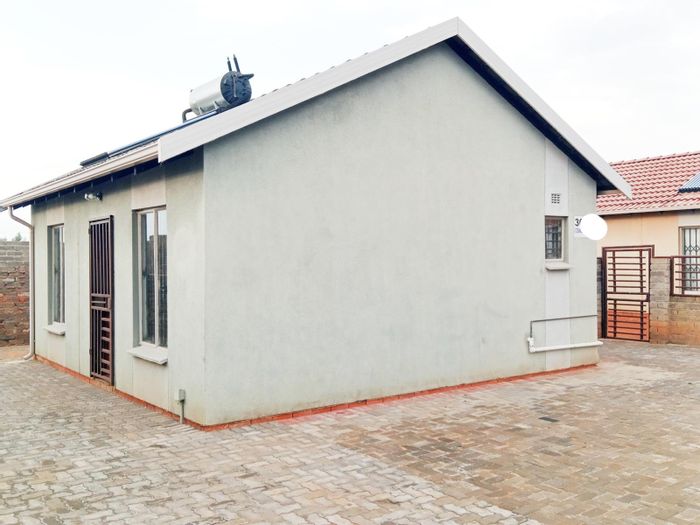 2 Bedroom House to Rent in Rosslyn, close to amenities and transport routes.