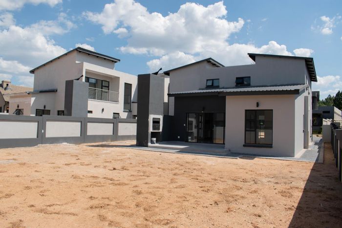 For Sale: House in Kameeldrift East with 4 beds, 4 baths, and eco-friendly amenities.