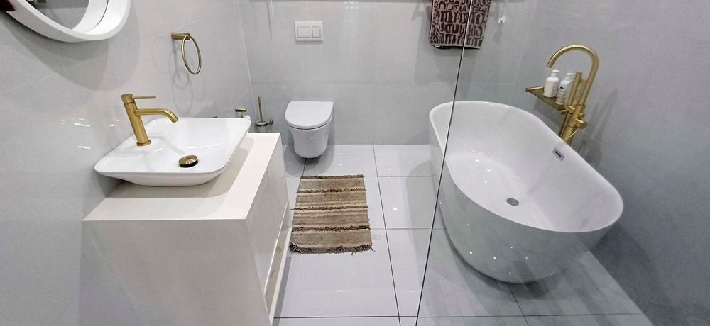 clear glass shower no old fashioned frames