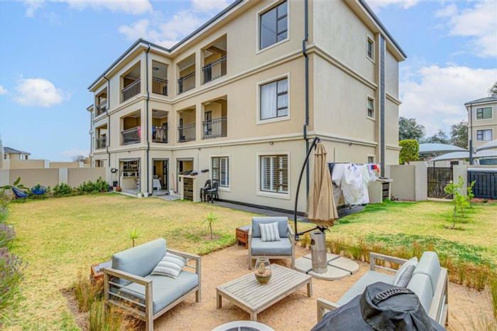 For Sale: 4-Bedroom Apartment in Carlswald with Clubhouse, Pool, and Security.