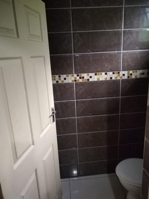 For Sale: Spacious 8-bedroom house in Crossmoor with pet-friendly amenities.