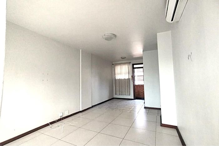 Essenwood Apartment For Sale: 1.5 bedrooms, air-conditioning, secure parking, communal garden.