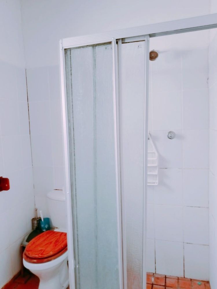 A2 - On suite bathroom