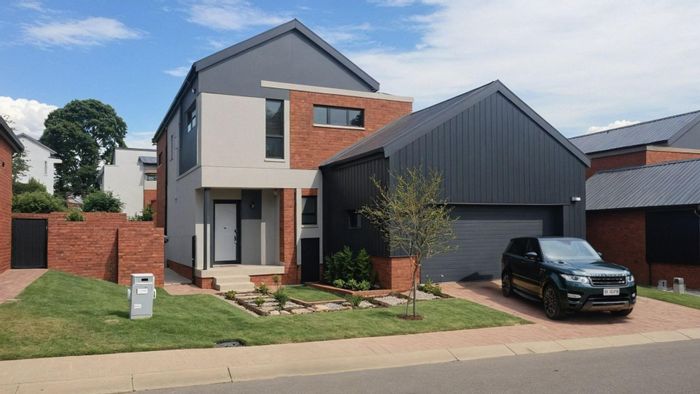 Zandspruit House For Sale: 4 beds, clubhouse, gym, secure estate living.