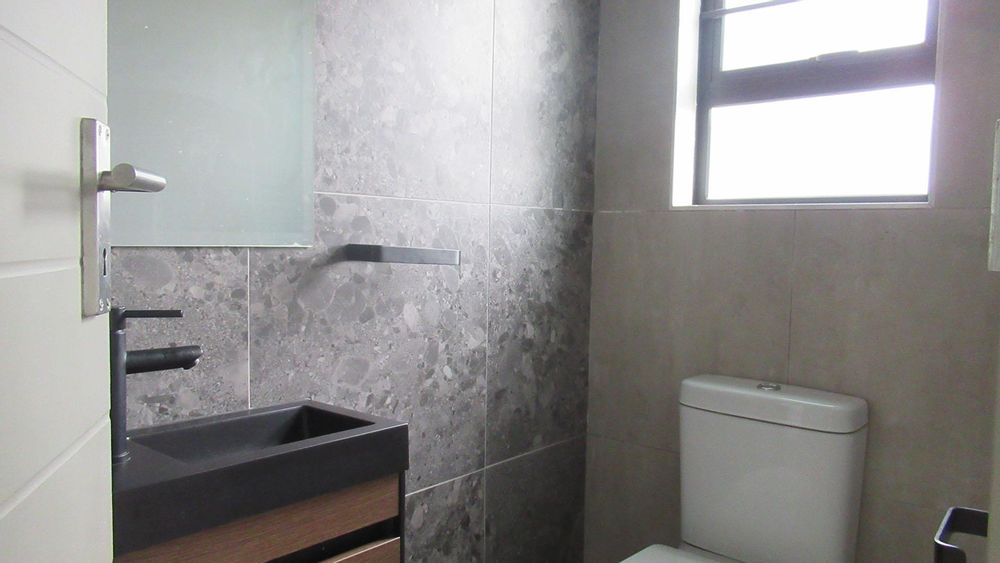 Primary Bath 13 Square Meters