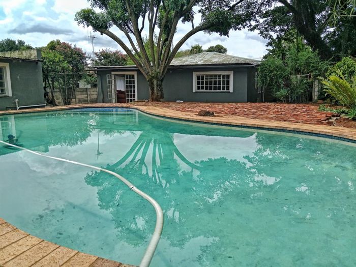3 Bedroom House with Pool To Rent in Capital Park, Pretoria - Ideal Family Living.