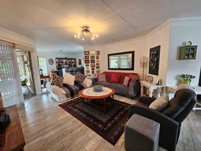 Doringkloof House For Sale: 3 Bedrooms, pool, double garage, low levies, secure estate.