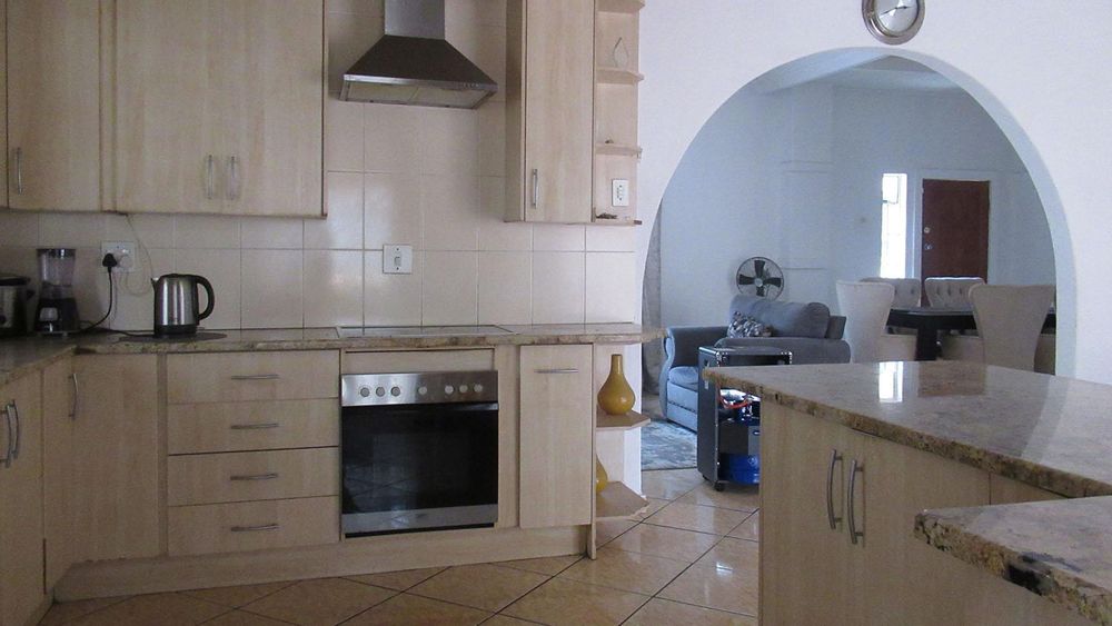 Kitchen - oven, hob, extractor