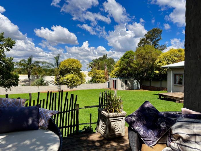 Spacious Waterkloof Ridge house for sale with 5 bedrooms, flatlet, and garden.