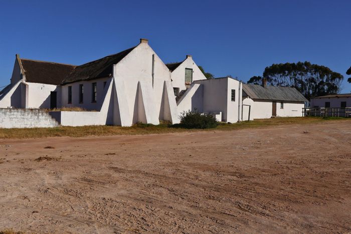 Cape Farms For Sale: Equestrian facilities, agricultural lease, and strategic development potential.