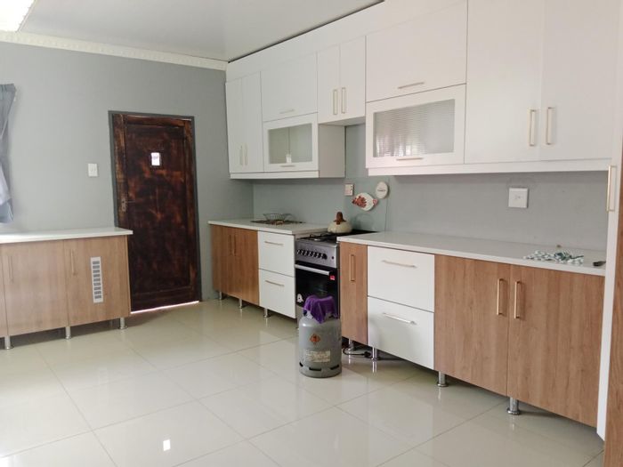 House to Rent in Amandasig: 3 Bedrooms, Security Estate, Close to Amenities.