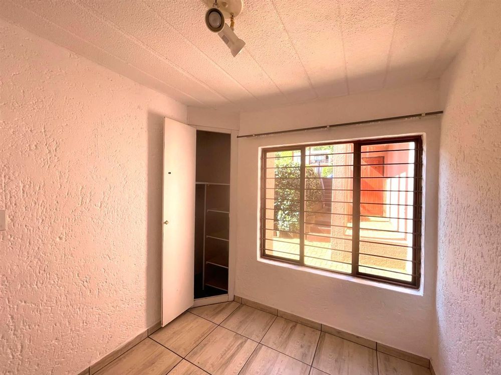 Bedroom 2, Hidden Closet