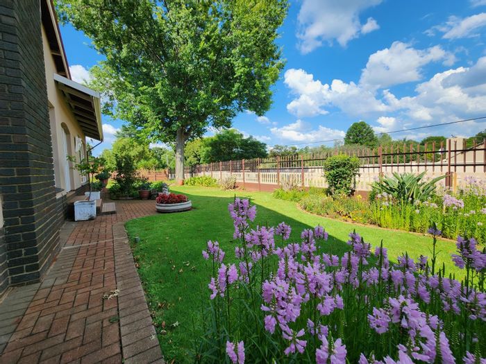 Valhalla House For Sale: 4 Bedrooms, pool, garden, study, and secure parking.