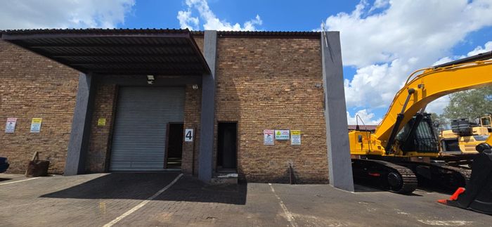 Industrial Workshop To Rent in Vaalbank: Office, kitchen, secure yard, 3-phase power.