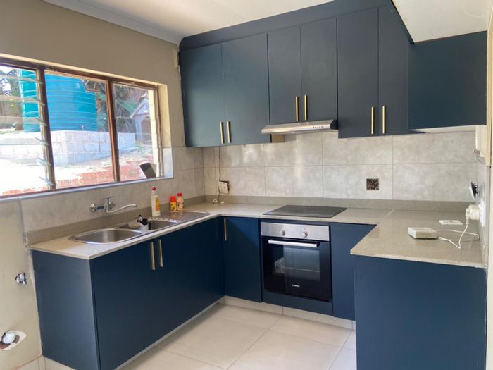 Cozy 1 Bedroom Cottage To Rent in Athlone Park with secure parking and water included.