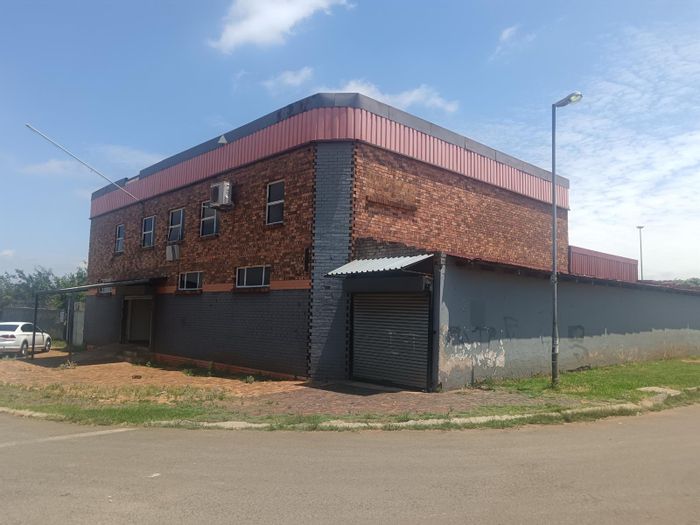 Versatile commercial space in Chiawelo, ideal for various business uses. To Rent.