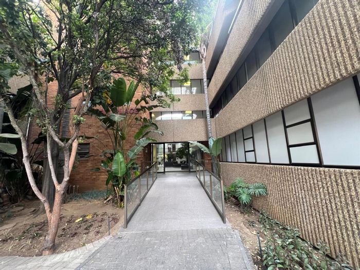 Ferndale Office To Rent: Various sizes, parking options, and accessible facilities available.