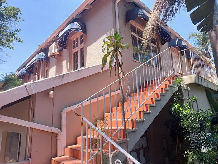 Office to rent in Essenwood: 3 offices, boardroom, fibre, security features.