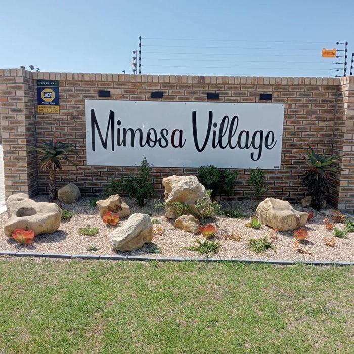 For Sale: Townhouse in Fairview with 2 beds, garden, and security features.