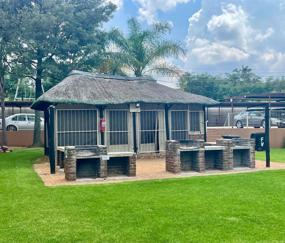 LAPA  ENTERTAINEMENT AREA