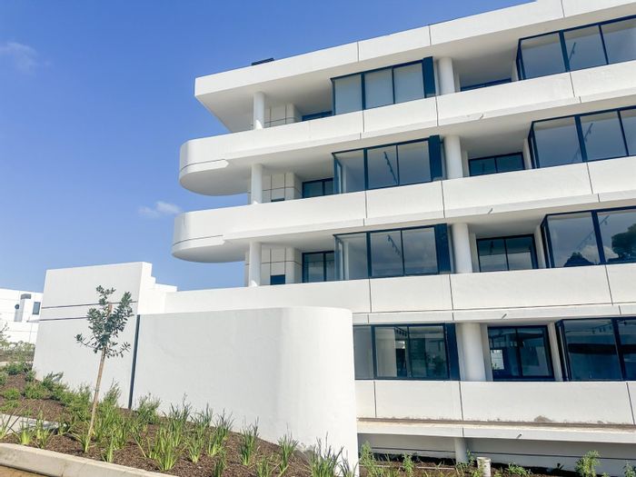 For Sale: 2-Bedroom Apartment in Heather Park with Lifestyle Centre and Security.