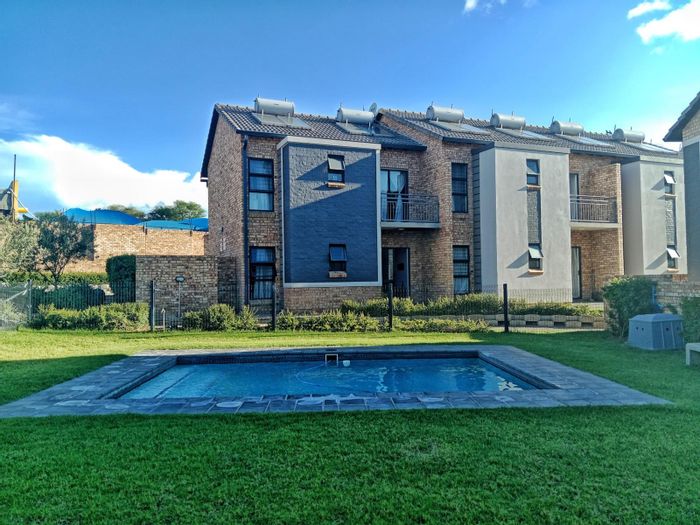 2 Bedroom Apartment To Rent in Theresapark with security and convenient amenities.