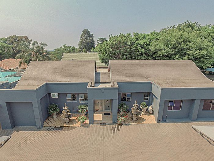 Prime Parkmore business space to rent, 219 sqm with furniture, parking, security.