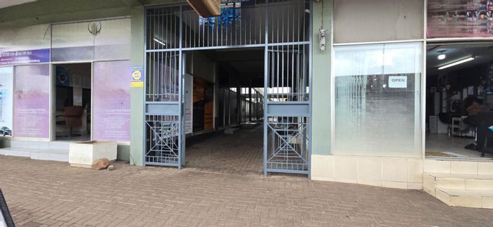 For Sale: 104m² Office in Middelburg Central with air-conditioning and kitchenette.