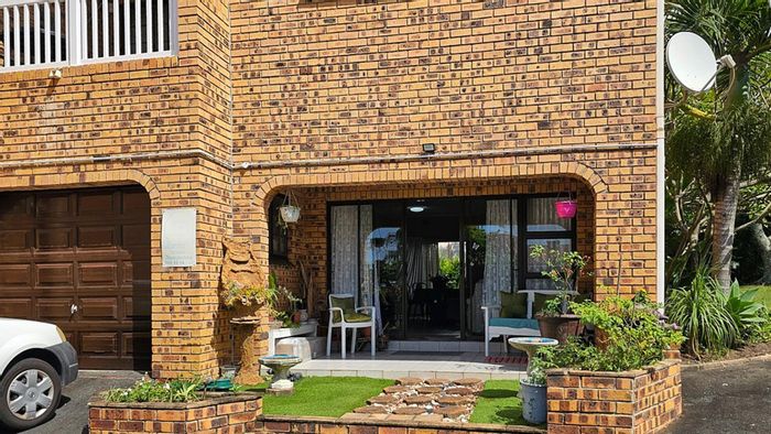 Uvongo Beach House For Sale: 3 bedrooms, pet-friendly, private garden, close to beach.