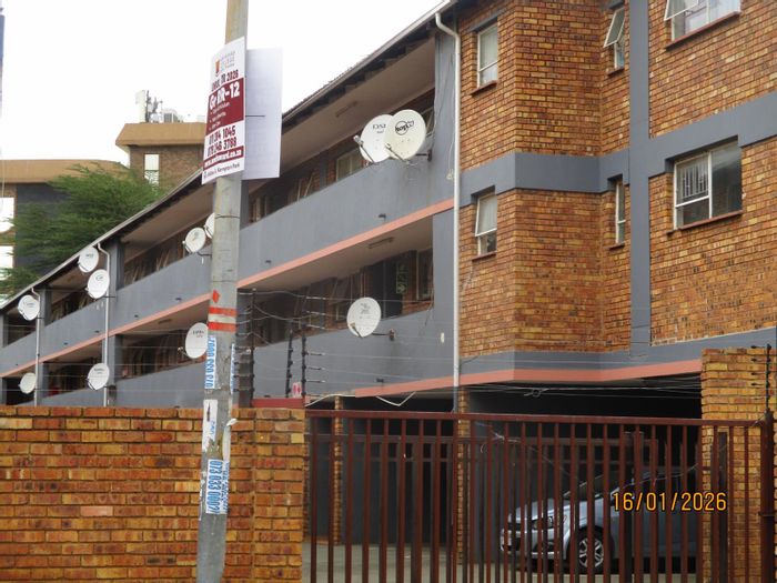 For Sale: Secure 2-Bedroom Apartment in Kempton Park Central with Fibre Access.