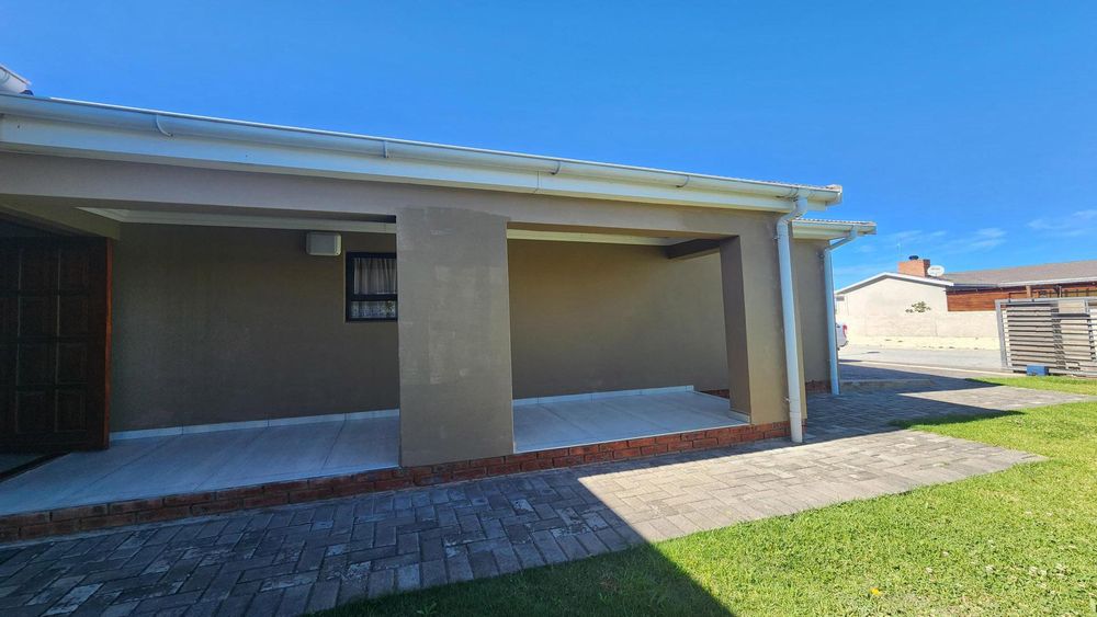 Entrance to home in Fountains Estate