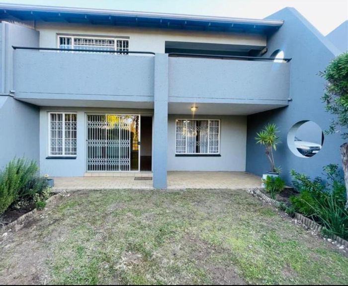 Ground Floor Apartment For Sale in Northwold with Private Yard and Complex Amenities.