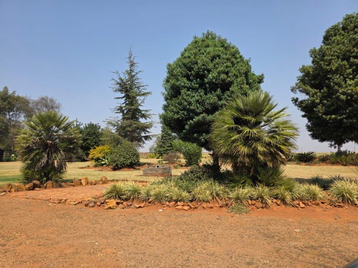 For Sale: 2ha Farm in Nestpark AH with rental income and development potential.