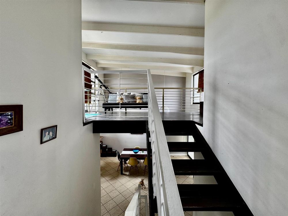 staircase to upper loft