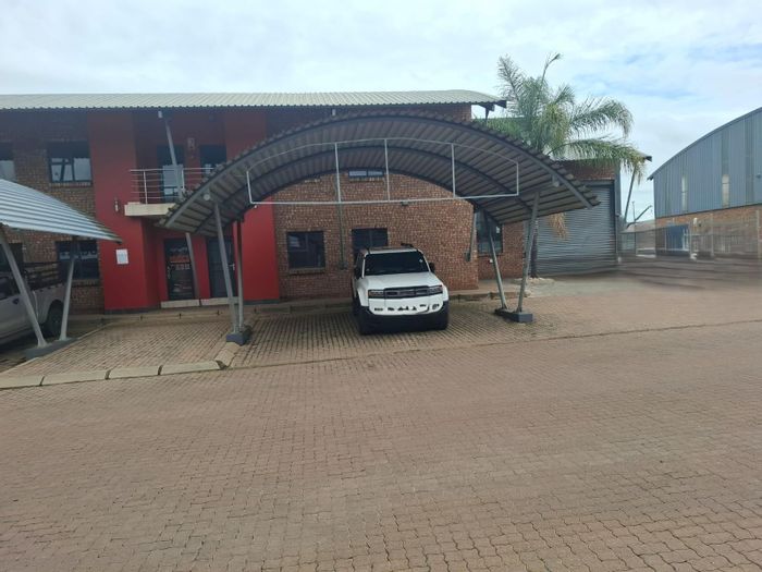 Industrial property to rent in Vaalbank with workshop, office, and security features.