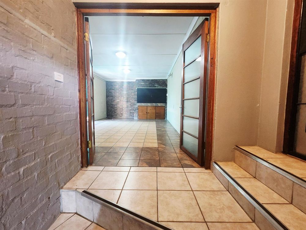 Access to braai room and garage