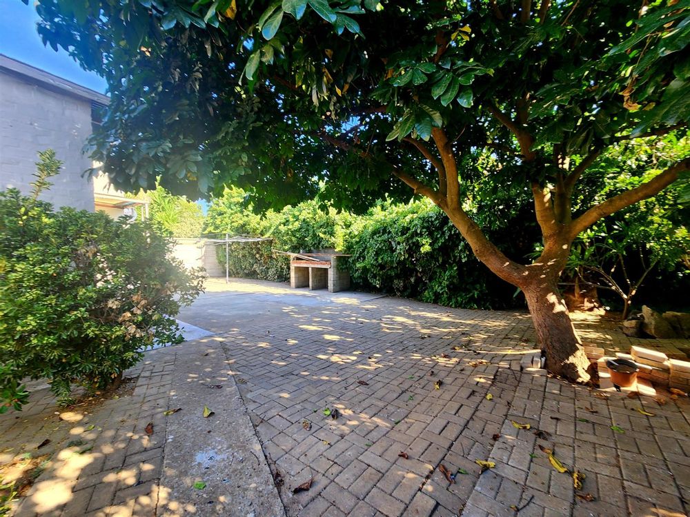 Private outdoor courtyard